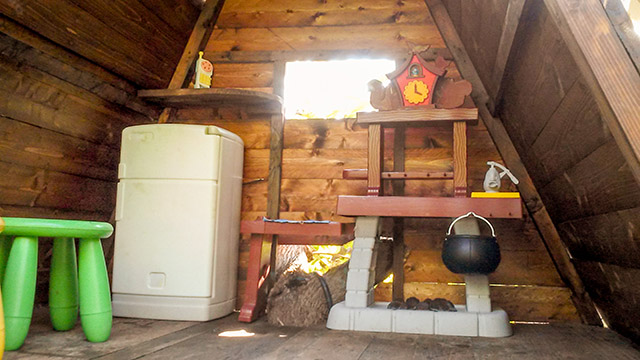 Interno casetta sul gelso